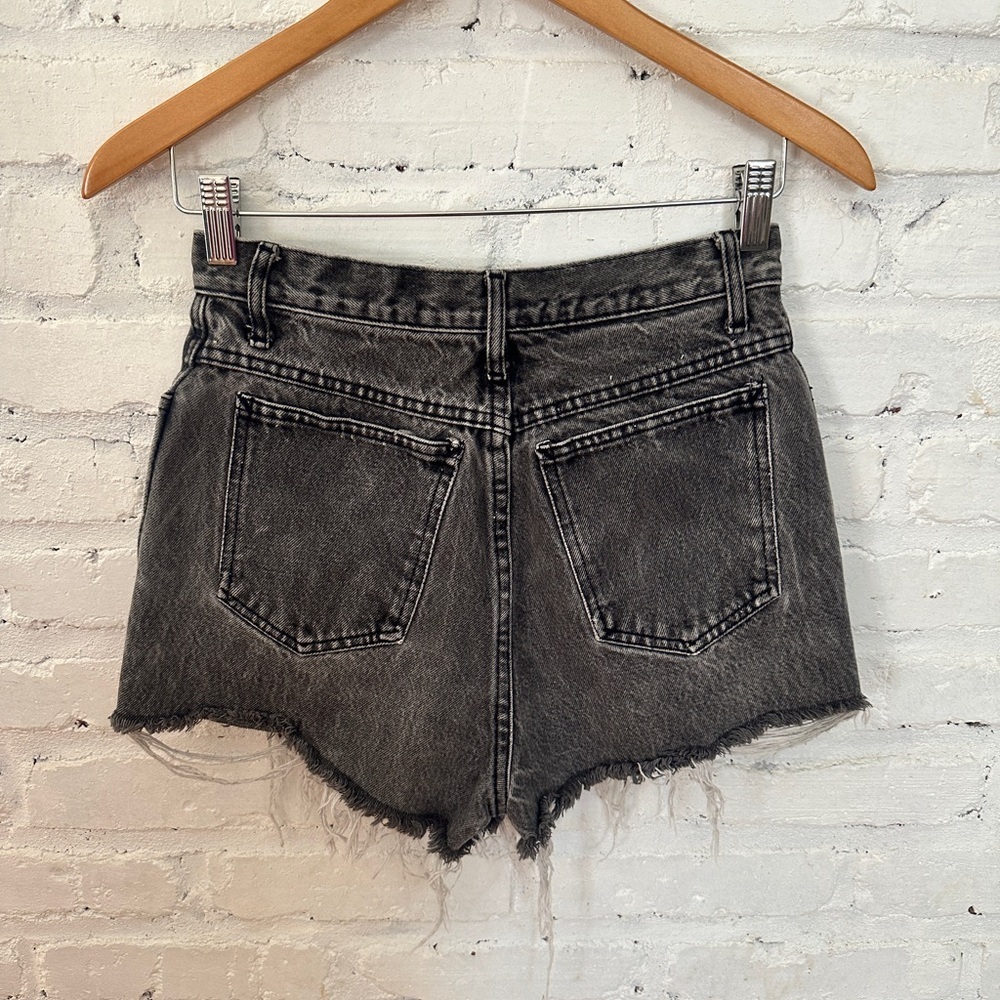 Distressed Vintage 90s Gray Denim Shorts Size 7 - Picture 2 of 5